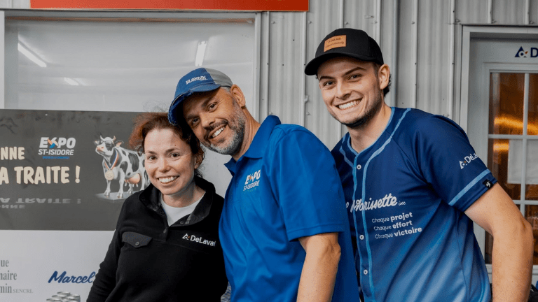 Thomas-Daniel, étudiant en agronomie, à l'expo de Saint-Isidore